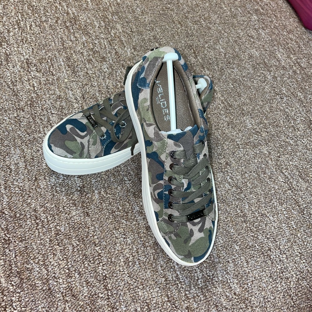 J/Slides Women's Hippie Sneaker Green Camo Suede